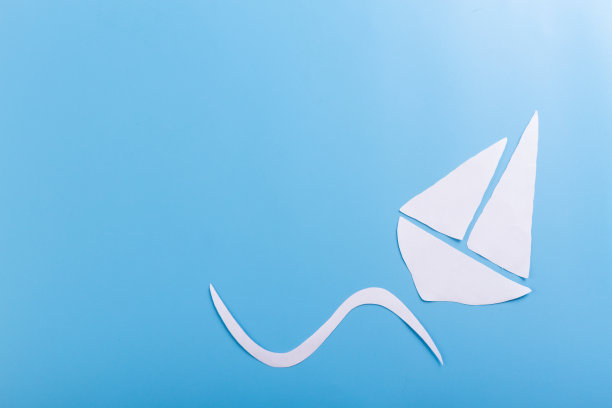 浪中的船图片下载