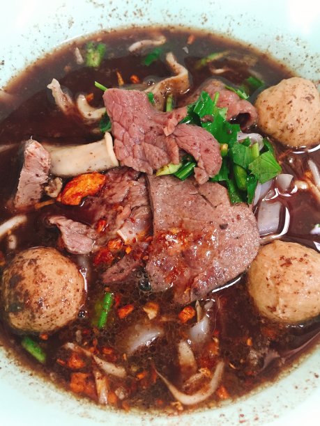 泰式面条汤在碗里图片下载