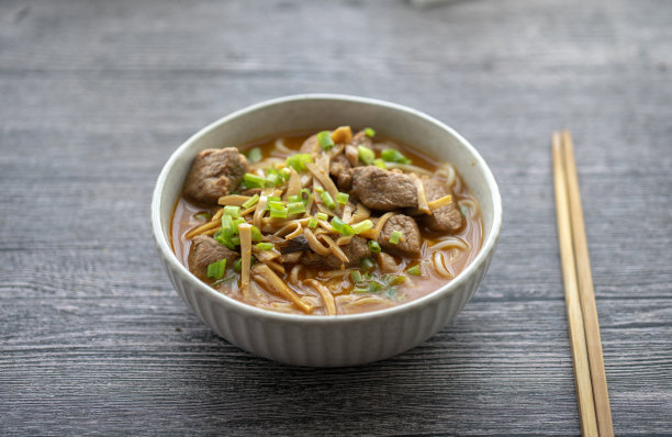 自制的卤肉肉汁面图片下载