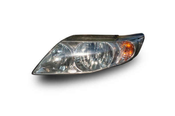 汽车大灯，高科技led技术，与白色背景隔离，剪切部分图片下载