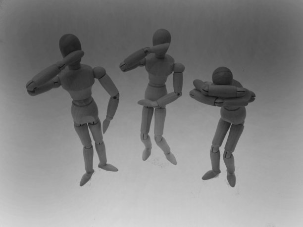 和所有人一起跌倒图片下载