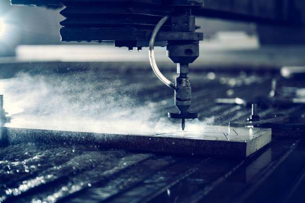 水射流切割机切割钢板图片下载