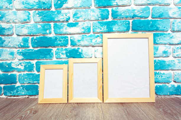 砖墙上的相框图片下载