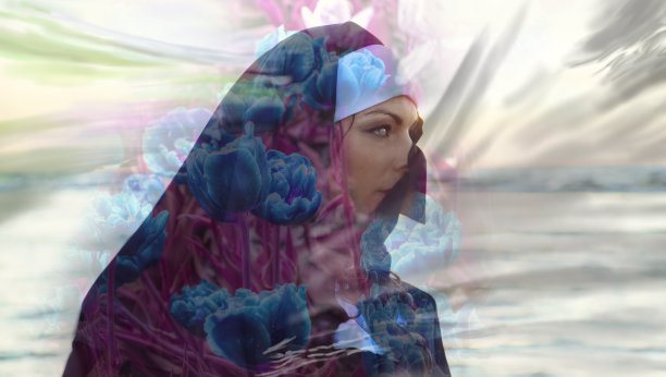 蓝色白色眼睛的悲伤天使图片下载