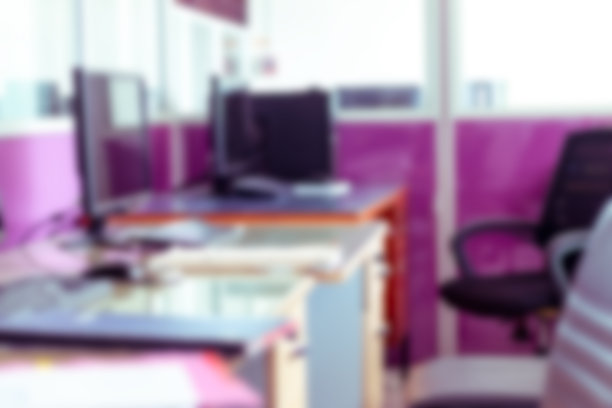 办公室背景，模糊的办公室内部。图片下载
