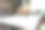 专业技术人员用笔记本电脑检查汽车发动机维修服务的照片图片下载