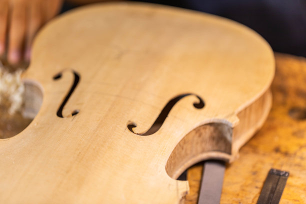 小提琴手工制作的场景图片下载