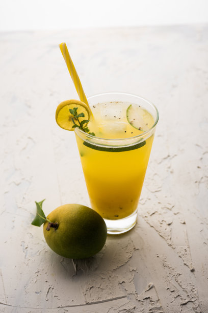 Aam Panna/panha或咸甜的绿色芒果汁图片下载