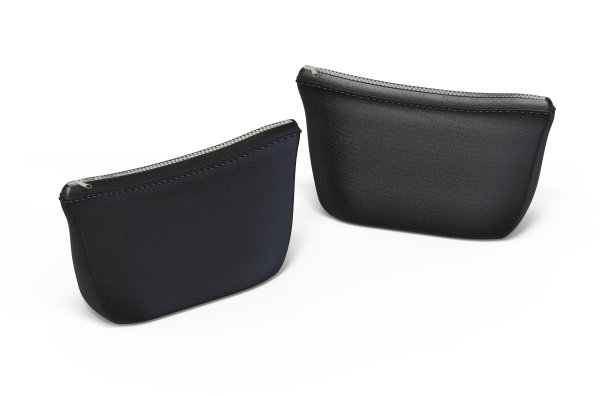 空白皮革袋化妆品模型上孤立的白色背景，空亚麻美容师袋拉链模型模板，3d插图图片下载