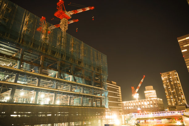 一幢办公楼的建筑工地(横滨港人未来井)图片下载