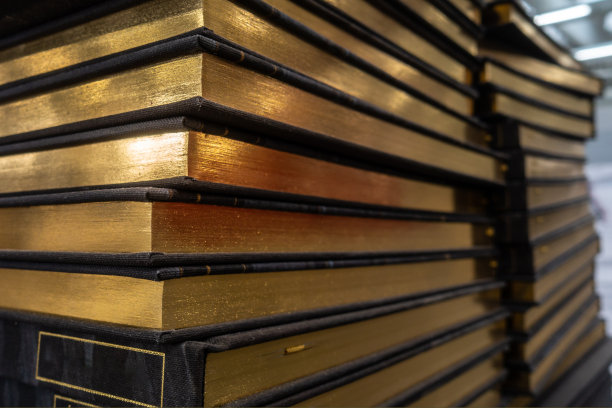 烫金圣经书页印刷图片下载