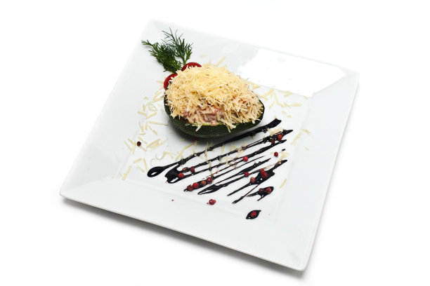 配菜放在白色盘子上。特写镜头。孤立的图片下载