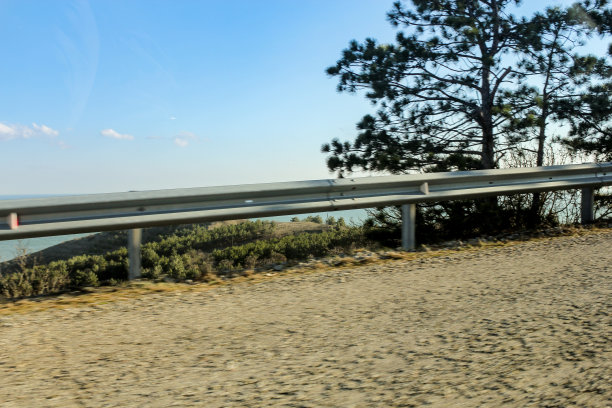 公路铁路击剑。图片下载