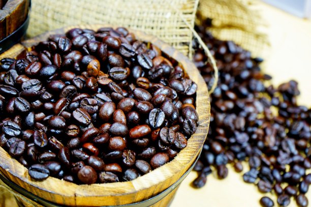 迷你袋装的咖啡豆图片下载