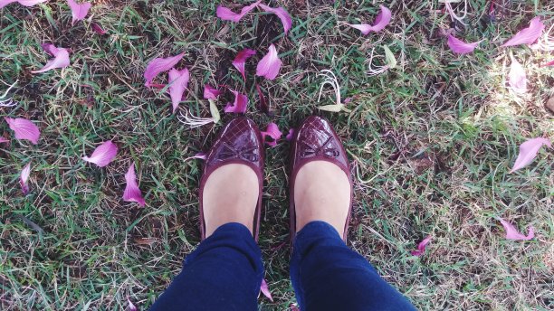 脚女孩十几岁图片下载