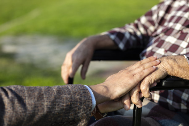 在这里需要的时候图片下载