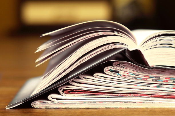 报纸和书图片下载