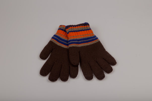 白色背景上的儿童冬季手套图片下载