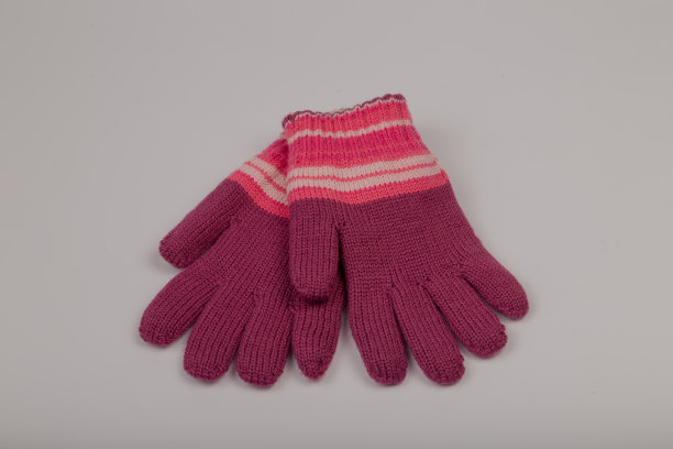 白色背景上的儿童冬季手套图片下载