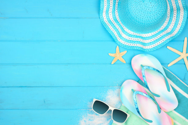 夏季度假海滩配件边边框上的蓝色木材背景与拷贝空间图片下载