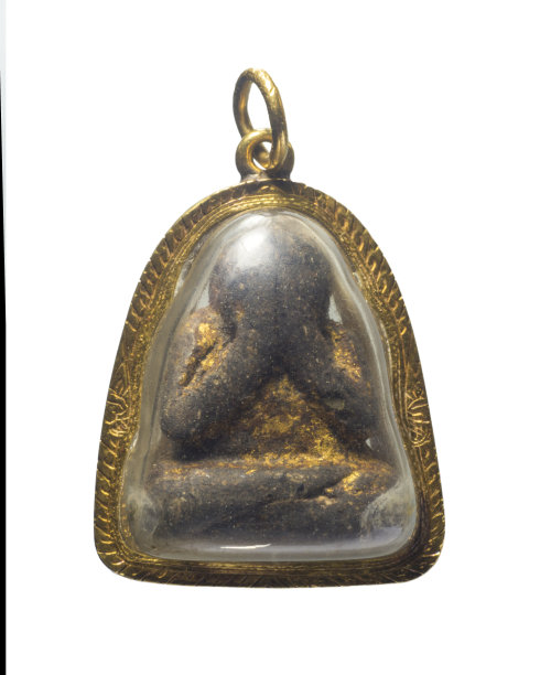 泰国的护身符孤立在白色的背景。图片下载