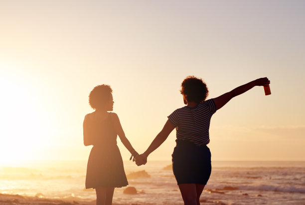 朋友是一起享受生活的人图片下载