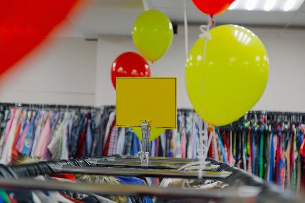 服装店不同文字的空白标志图片下载