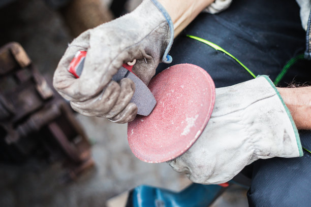 DIY古董车盘式刹车片更换图片下载