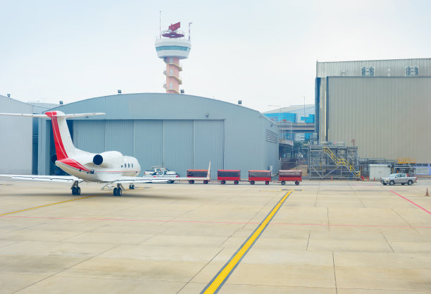 小型飞机机库机场棚图片下载