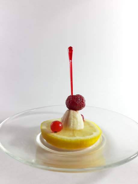 颜色的水果甜点。有用的浆果照片。素食。美味健康的甜品，富含维生素。图片下载