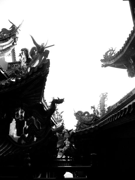 2018年8月25日，台湾高雄，台湾当地寺庙的环境，台湾和游客参观祈祷和旅游。高雄,台湾图片下载