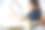 快乐健康的女孩一起打网球。体育的概念图片下载