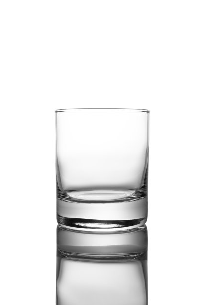 孤立的空岩石玻璃在白色的背景图片下载