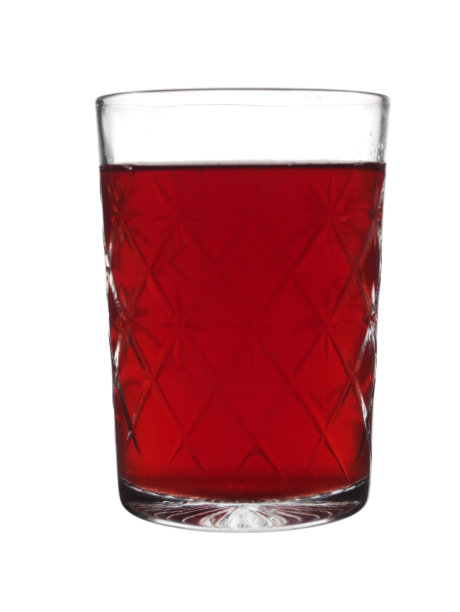 带有图案的水晶玻璃，白色背景上盛满红酒。图片下载