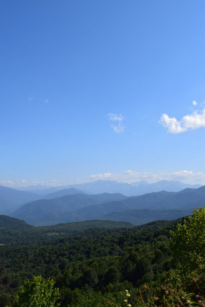 6、青山绿水，蓝天碧水。图片下载