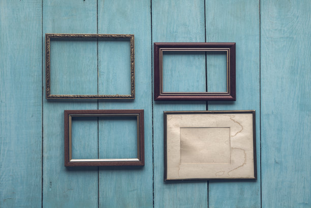 木墙上的旧框架图片下载