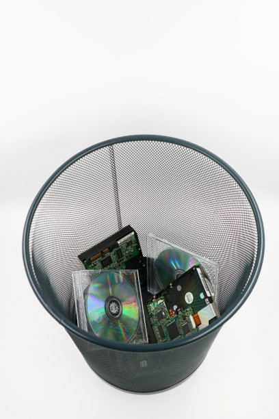一篮子用过的磁盘和cd图片下载
