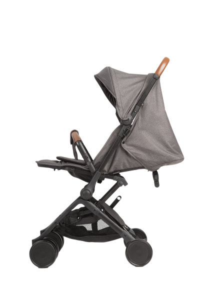 白色背景的婴儿车，现代设计图片下载