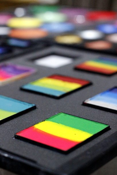 油漆调色板脸部绘画图片下载