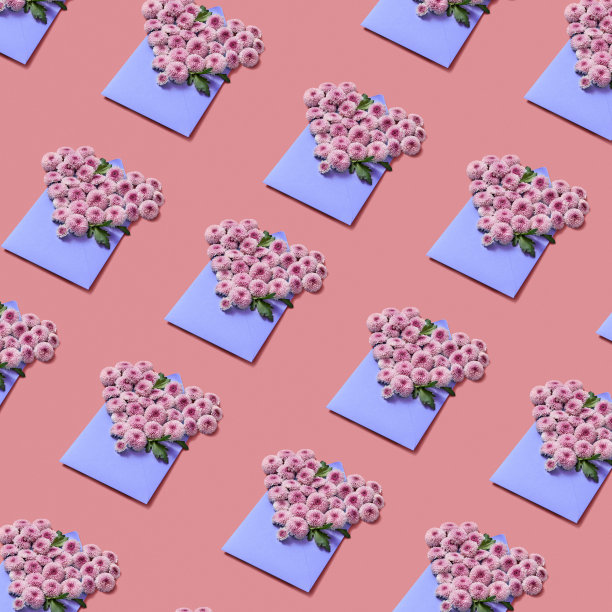 粉彩背景上有耐久菊花的贺词信封的花图案。图片下载