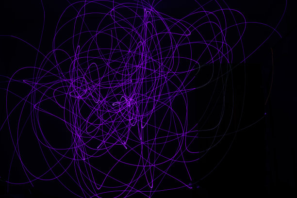 抽象背景的光画在黑色的背景图片下载