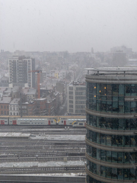 这个城市冬天下雪图片下载