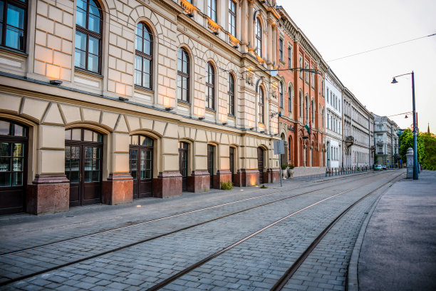 市中心的布达佩斯有轨电车图片下载