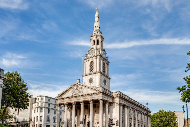 圣马丁教堂，英国伦敦特拉法加广场新古典主义设计的英国圣公会教堂图片下载