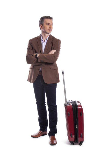 一个正在出差的商人图片下载