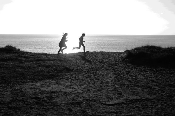 朋友间互相追随图片下载