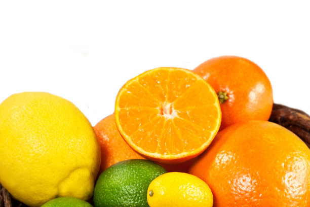 各种柑橘类水果放在一个篮子里图片下载