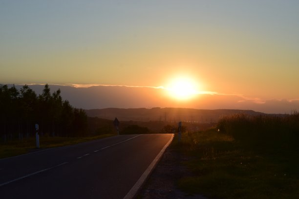 莱茵谷路上的日落图片下载