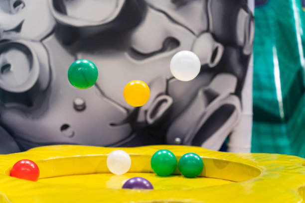 抽象背景与动态3d球体。塑料彩色的泡沫。图片下载