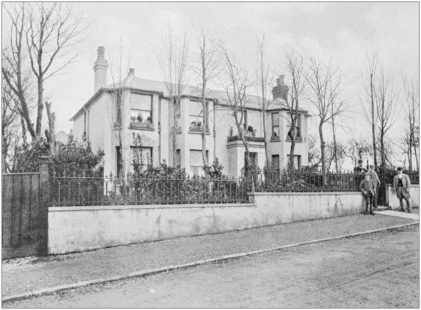 古董古董黑白照片:英国乡村别墅图片下载